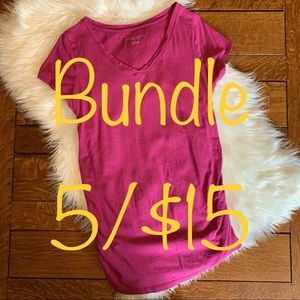 Liz Lange • ruched maternity t-shirt Sz M